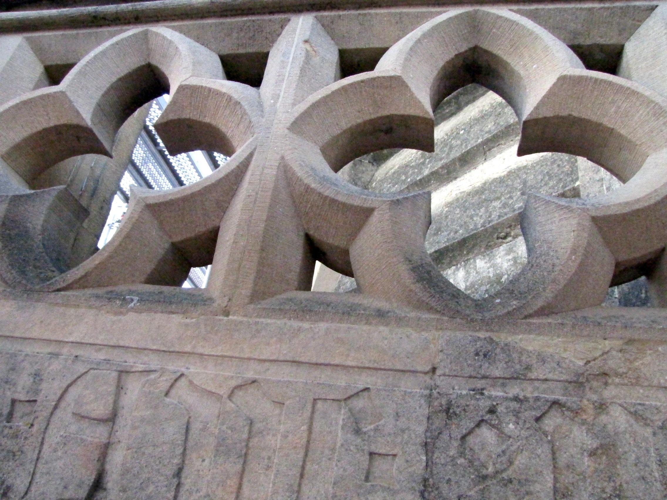 Taille de voûtes et arcs